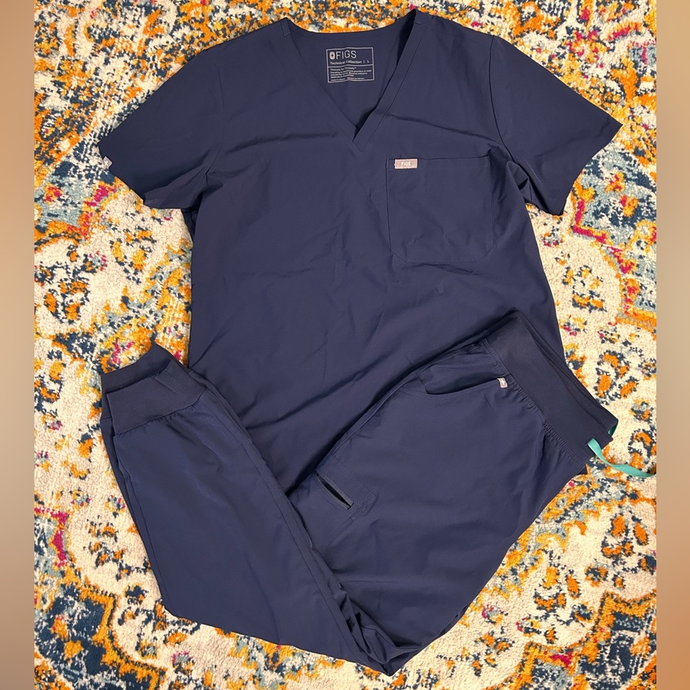 Figs Scrubs Size Large Navy